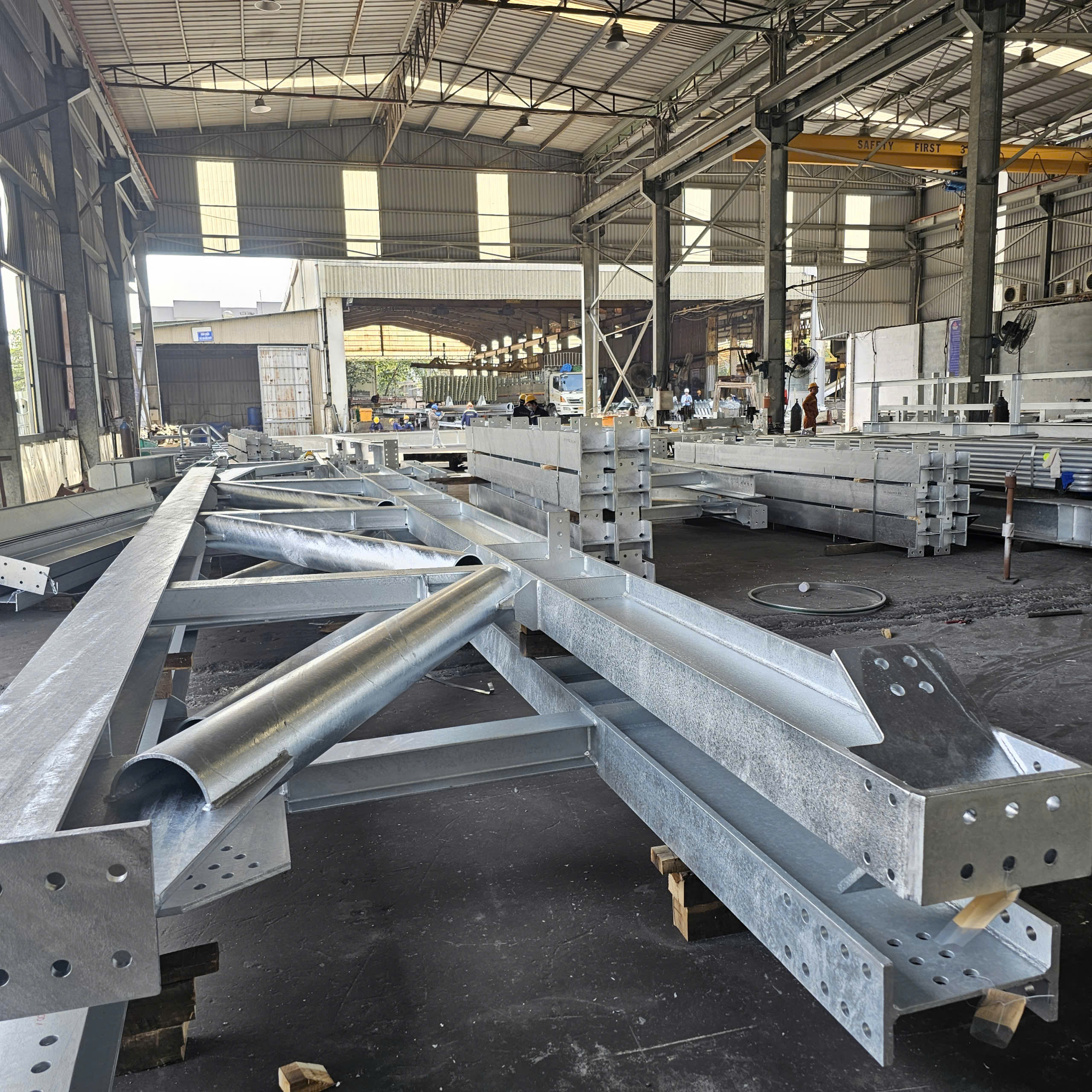 GIA CÔNG KẾT CẤU THÉP (Steel Fabrication)